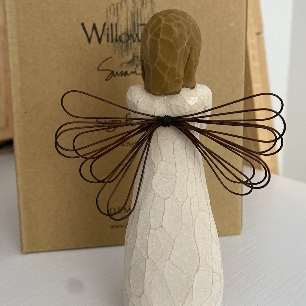 Willow Tree Figurine (Sign for Love)